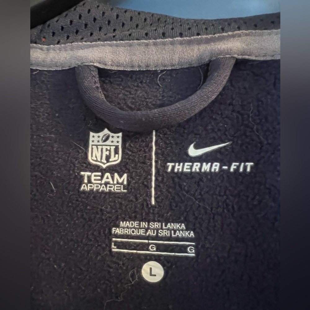 NFL / Therma-Fit Nike Men's Navy and Orange Bears Hoodie Jacket - Picture 8 of 15